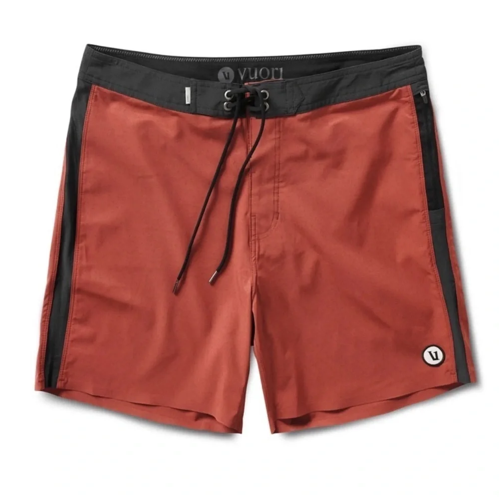 Vuori Peak Boardshorts 38 Red Clay microdots